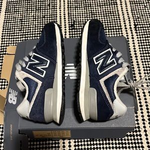 11C  navy blue new balance